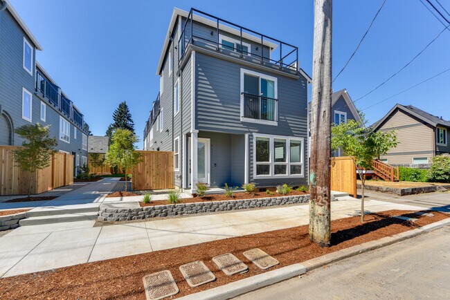 Building Photo - St. Johns Townhomes