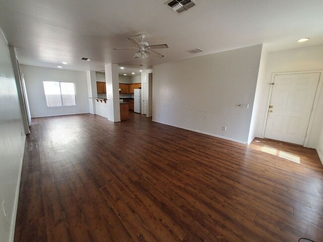 Building Photo - Tolleson 4 Bedroom