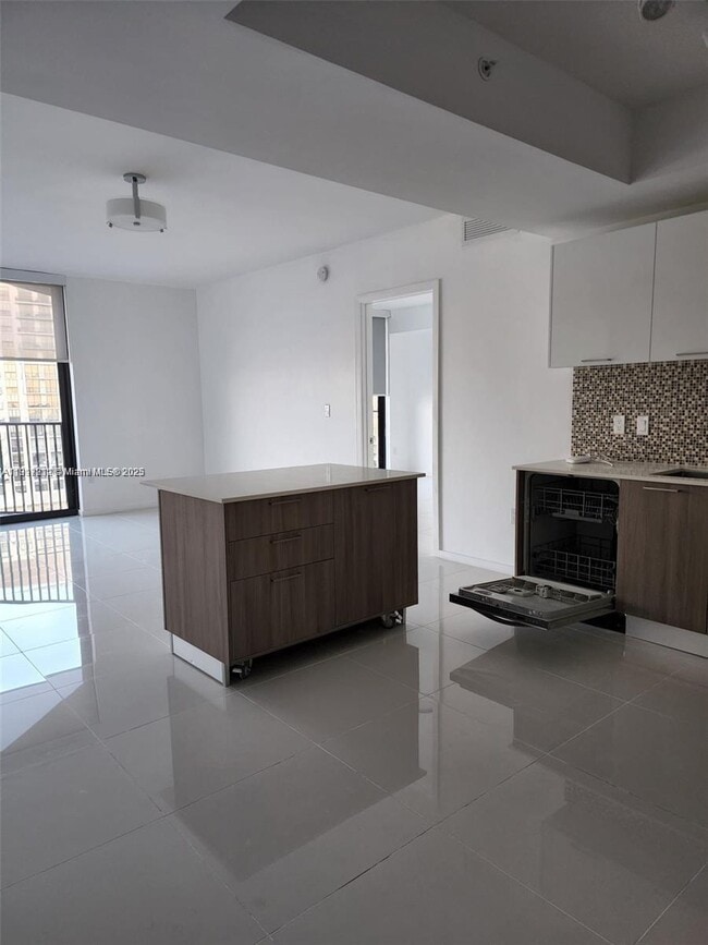 Building Photo - 5300 Paseo Blvd