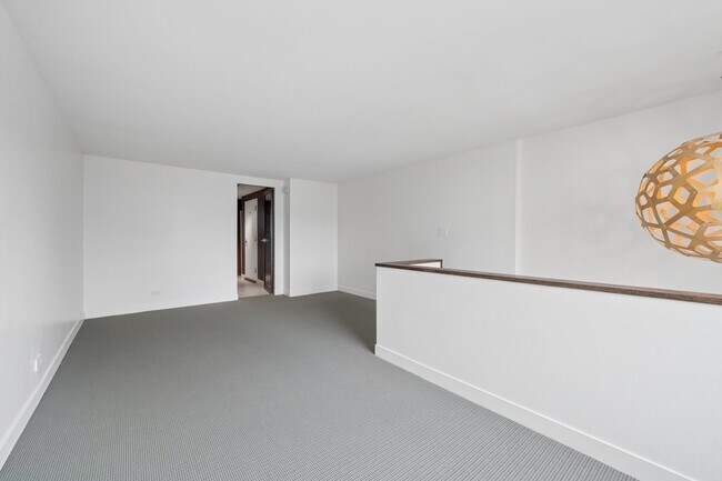 Building Photo - 1221 N Dearborn St