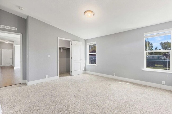 Building Photo - Country Oasis – Flexible Rental in Rexburg...