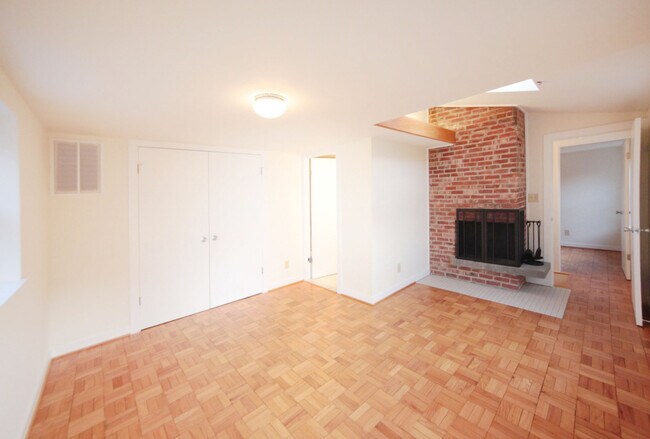 Building Photo - 1221 N Street, NW