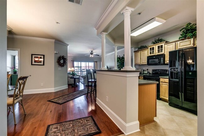 Building Photo - 2180 Waterview Dr
