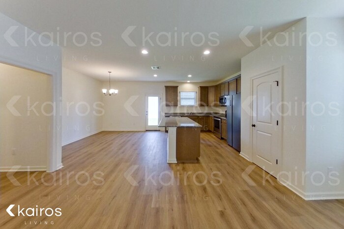 Building Photo - 202 Teddy Ln