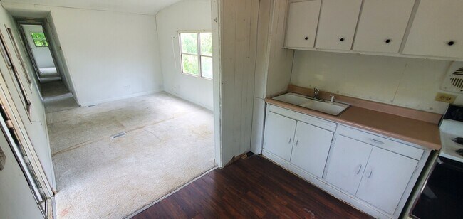 Building Photo - Liberty Church MHC