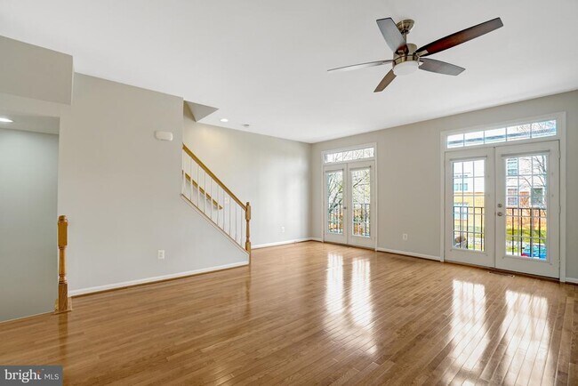 Building Photo - 6927 Rolling Creek Way