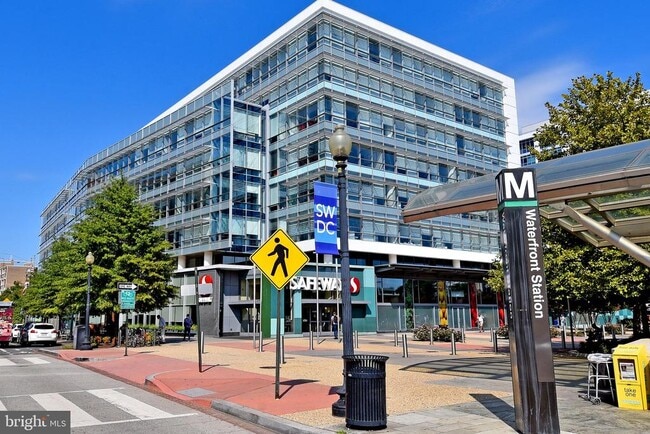 Building Photo - 73 G St SW