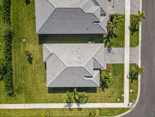 Building Photo - 12555 SW Manatee Marsh Ter