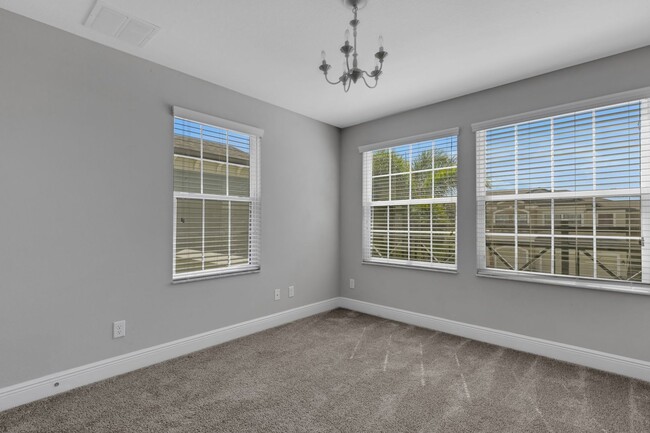 Building Photo - Beautiful Townhome for Rent