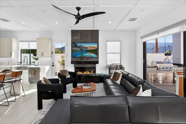 Building Photo - 51116 Avenida Mendoza