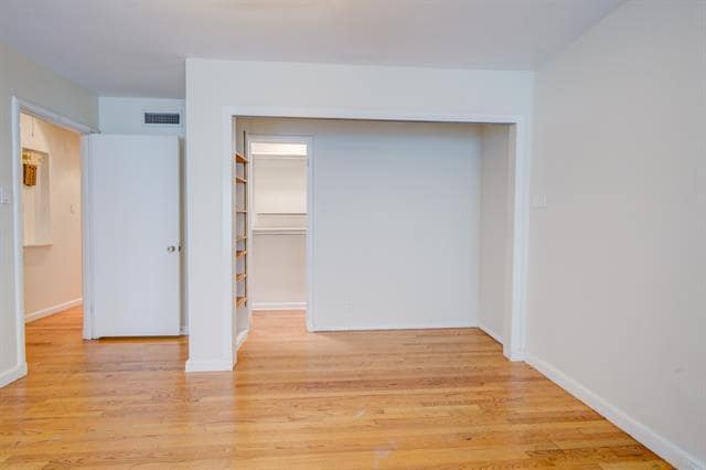 Building Photo - 6307 Kenwood Ave