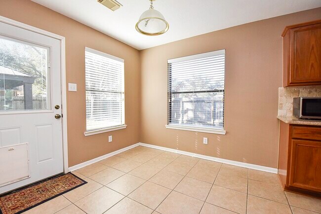 Building Photo - 21619 Oakcreek Ct