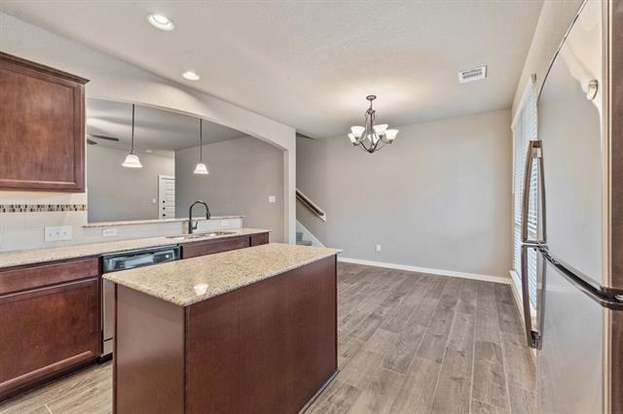 Building Photo - 9732 Grosbeak Ln