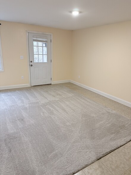 Walk-out basement/3rd bedroom - 7 Pleasant Woods