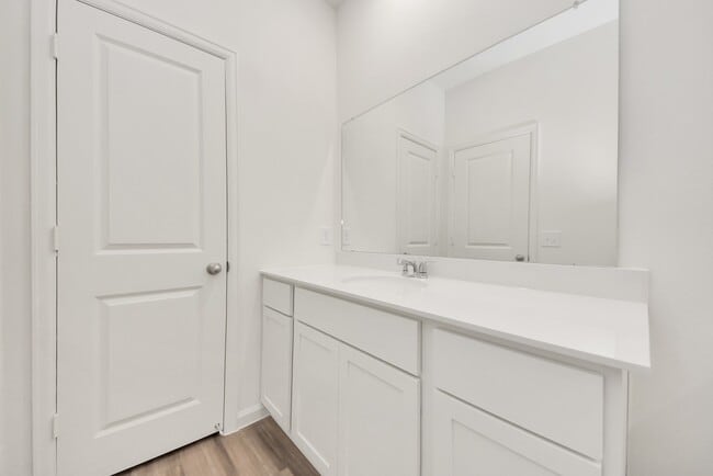 Building Photo - 31035 Gayle Prairie Oaks St