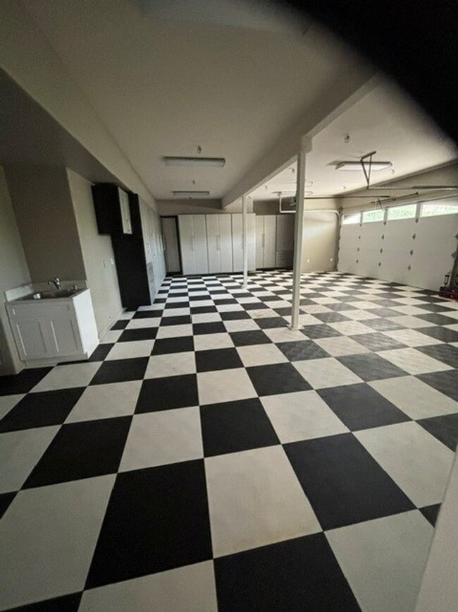 Building Photo - 30732 Paseo Elegancia