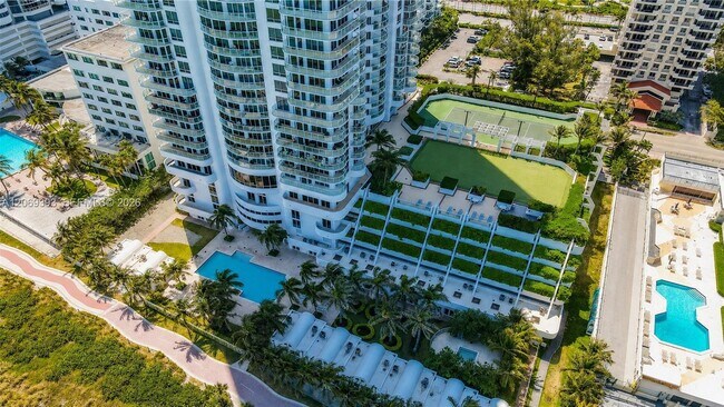Building Photo - 6365 Collins Ave