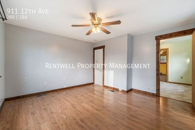 Building Photo - 911 12th Ave