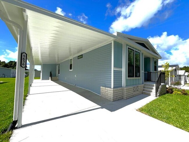 Building Photo - 5656 Woodford St