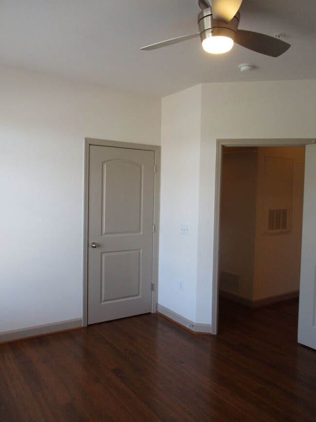 Building Photo - Beautiful 2 bedroom, 2 bath condo for rent!
