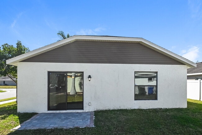Building Photo - 203 San Casciano Ln