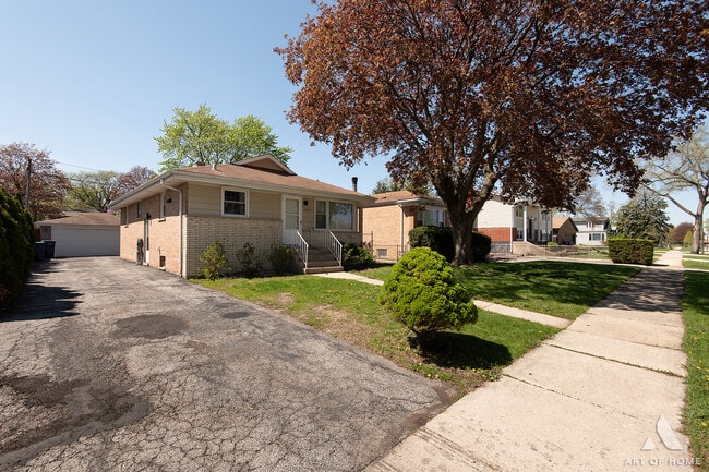 Building Photo - 9416 80th Ct