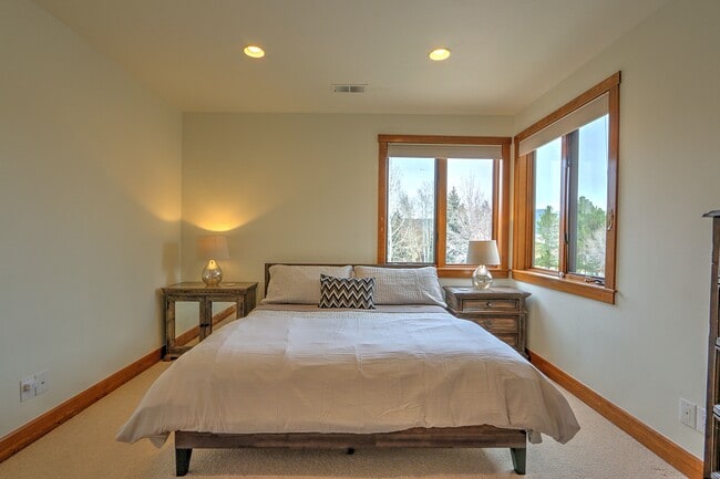 Building Photo - 408 Settlement Ln