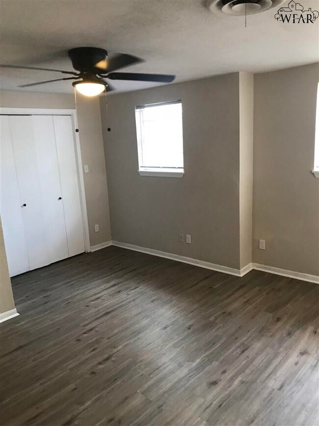Building Photo - 3009 AVENUE Q B Ave