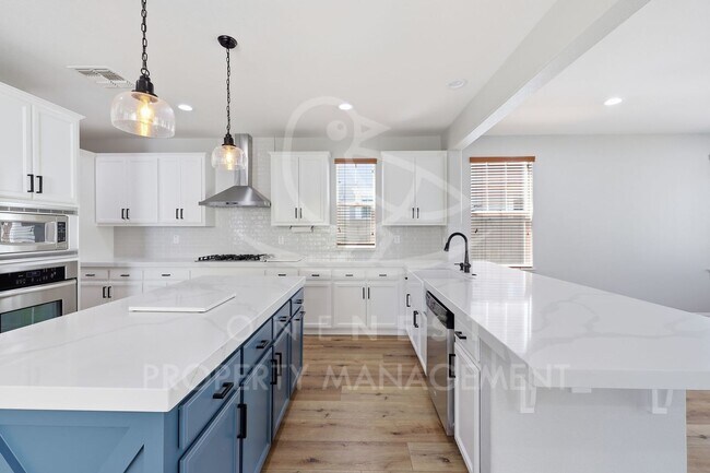 Building Photo - 2127 Ranch View Dr