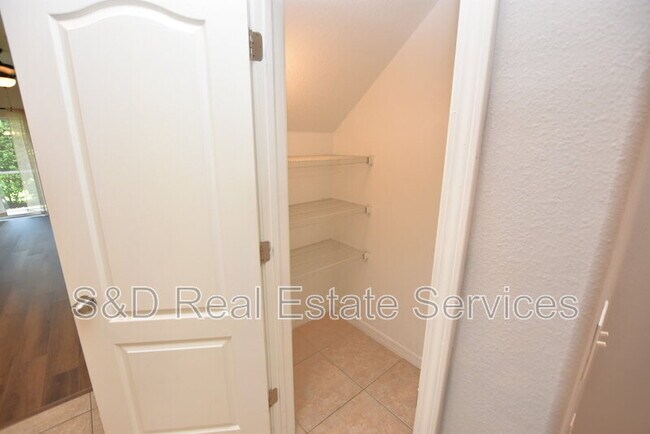 Building Photo - 4139 Shadetree Ln