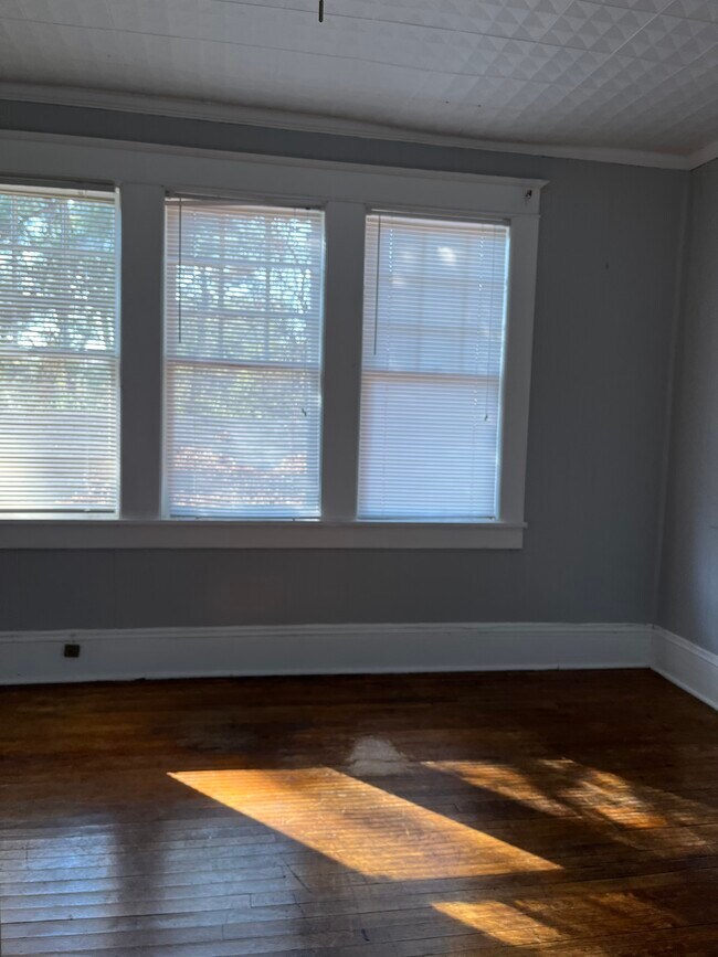 Building Photo - 618 Wilkinson St