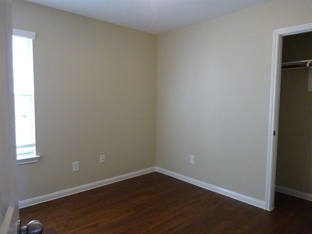 Building Photo - 16355 Royal Fort Ln