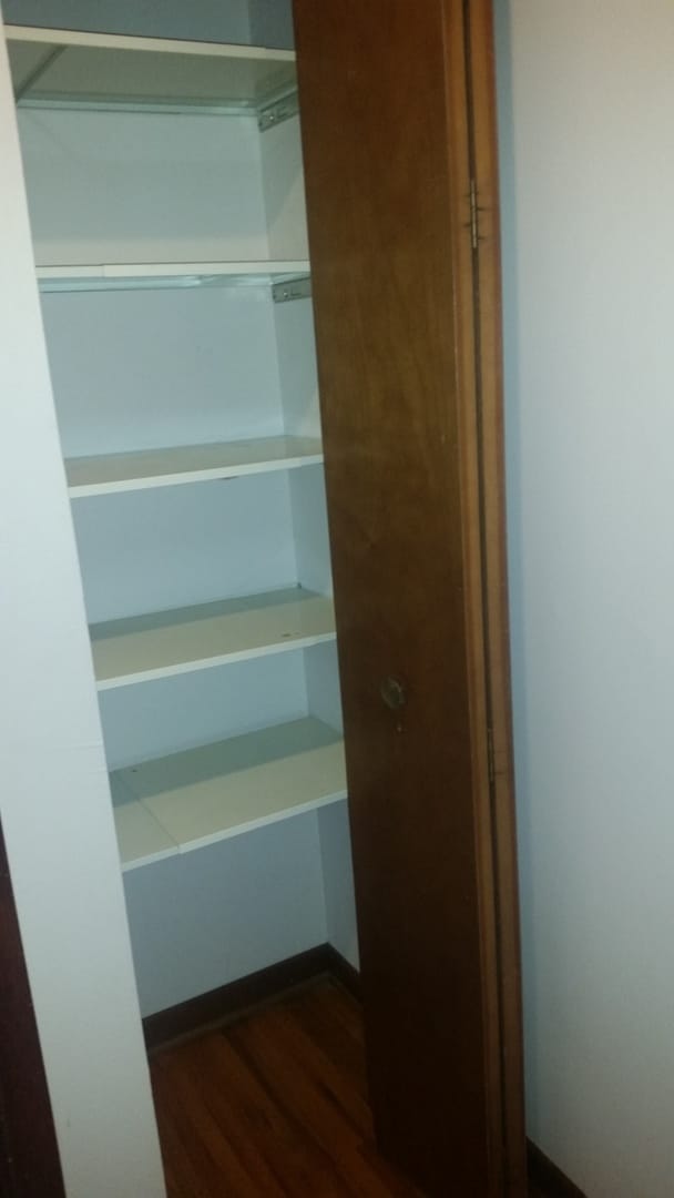 Building Photo - 2 Bedroom, 1.5 Bath Townhouse in Clinton, IA