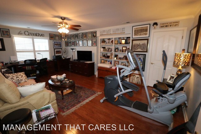 Building Photo - 5238 Lexington Park Cir N