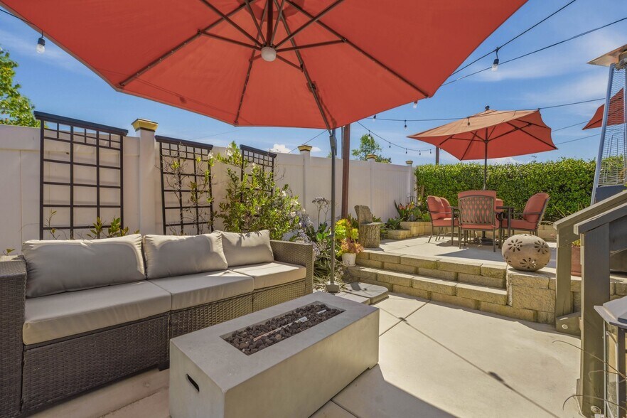 Building Photo - 234 Spanish Spur