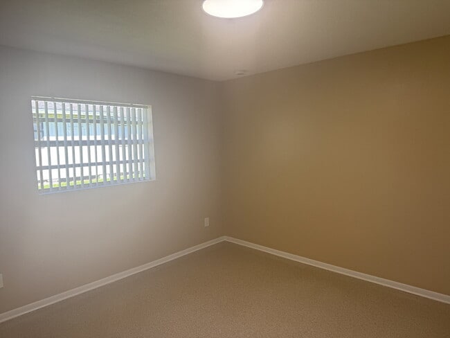 Building Photo - 5222 Bogdonoff Dr