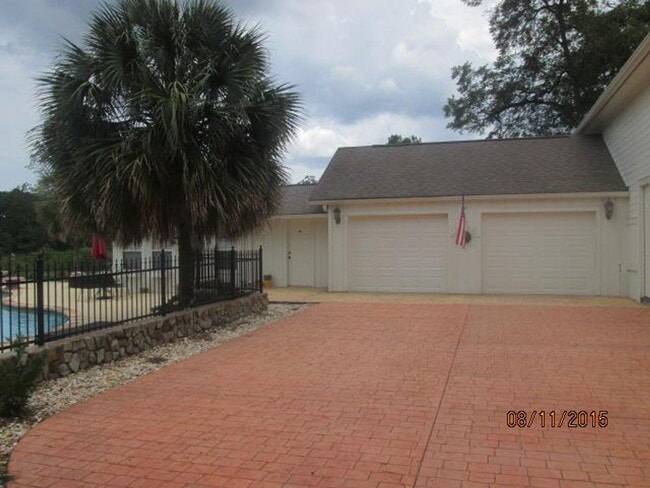 Building Photo - 1407 Camellia Dr