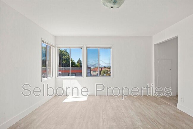 Building Photo - 369 Colusa Ave