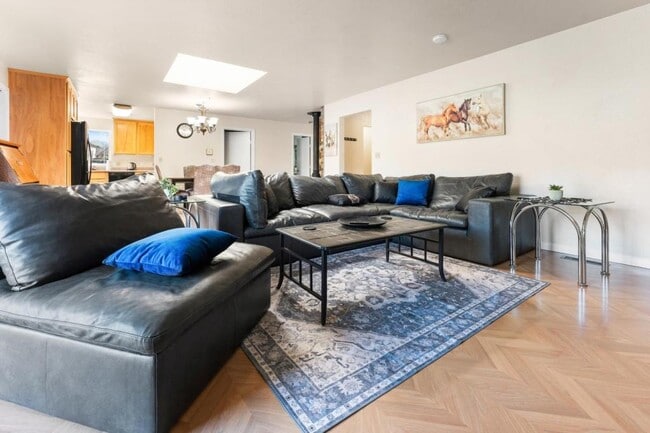 Building Photo - 255 Foots Creek Rd