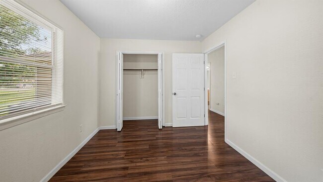 Building Photo - 2216 Avenue F