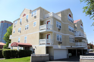 Building Photo - Pinehurst Apartments