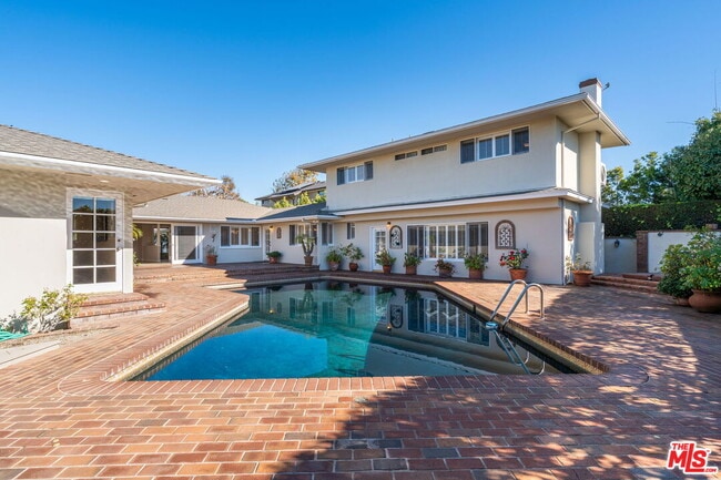 Building Photo - 14972 Camarosa Dr