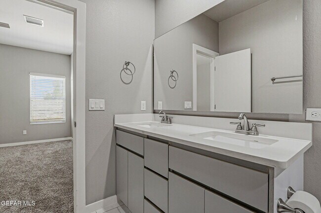 Building Photo - 125 Via Rojas Dr