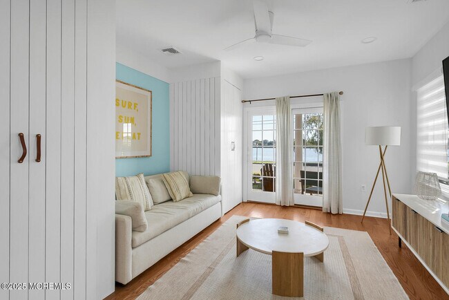 Building Photo - 306 Ocean Rd