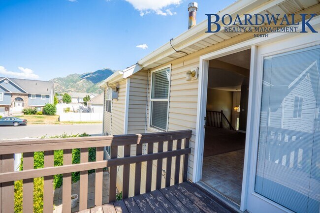 Building Photo - 4 Bed Home in Quiet S. Weber Neighborhood Near Park