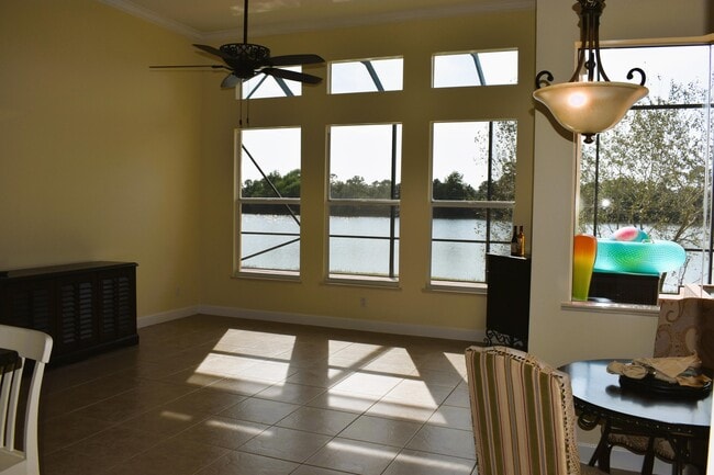 Building Photo - 895 SW Grand Reserves Blvd