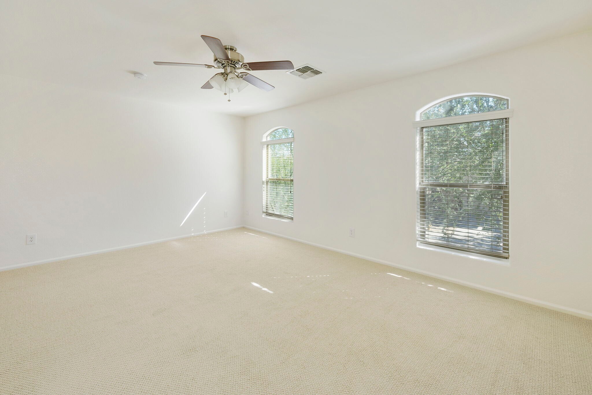 Primary bedroom - 2404 W Silver Sage Ln
