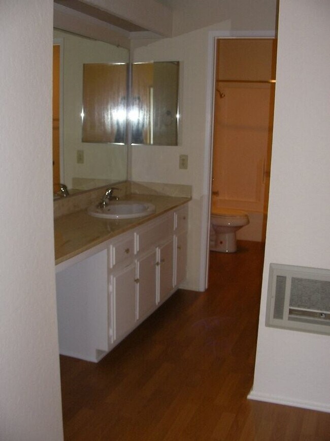 Building Photo - 23732 Hillhurst Dr