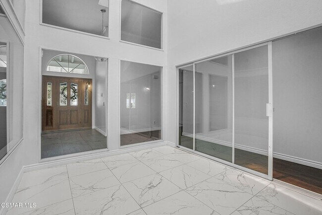 Building Photo - 1142 Earlham Ct