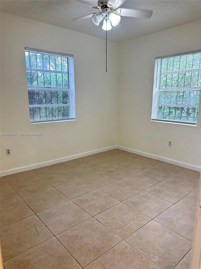 Building Photo - 956 NE 80th St